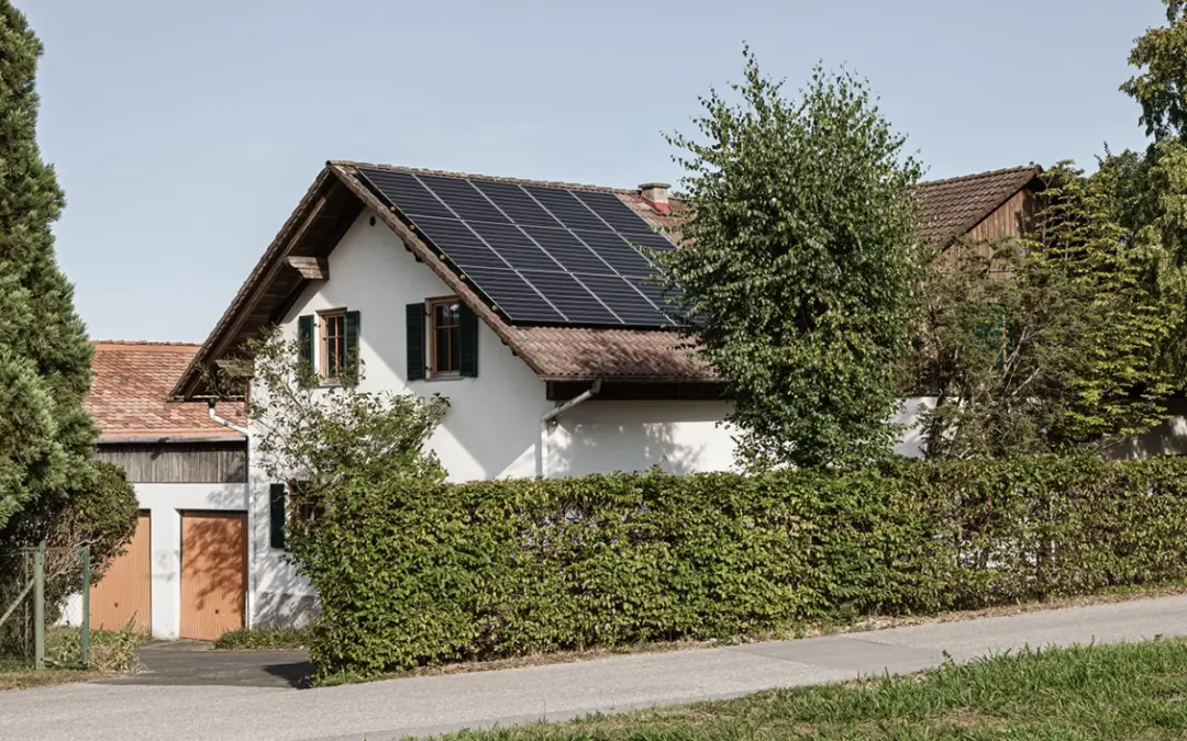 Bauernhaus mit Photovoltaikanlage