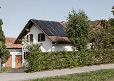 Bauernhaus mit Photovoltaikanlage