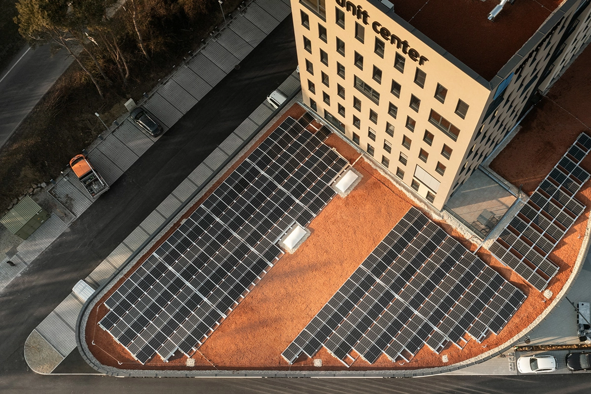 1200x800_Unternehmen_UnitCenter